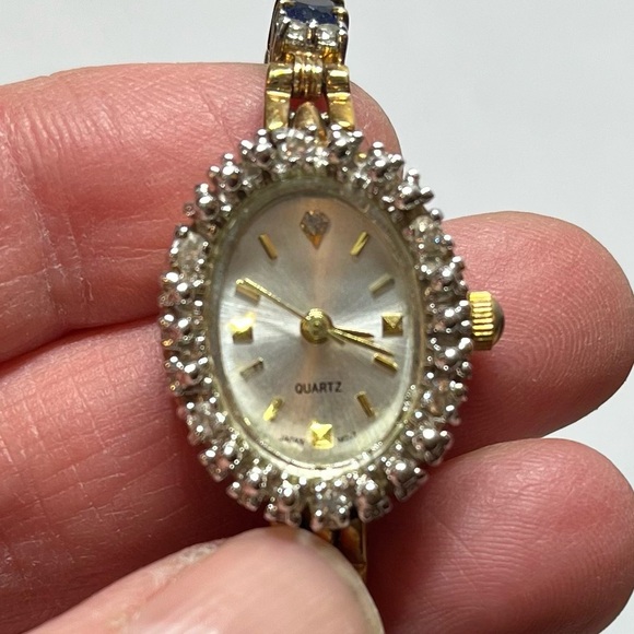 HMI Gold-tone ladies' watch quartz movement & bracelet clear & blue stones - Picture 11 of 12